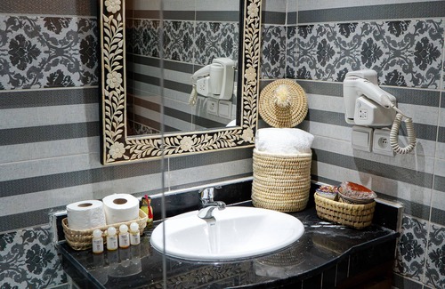 Zekkak Er Roumane House | Darif's Riad Fes