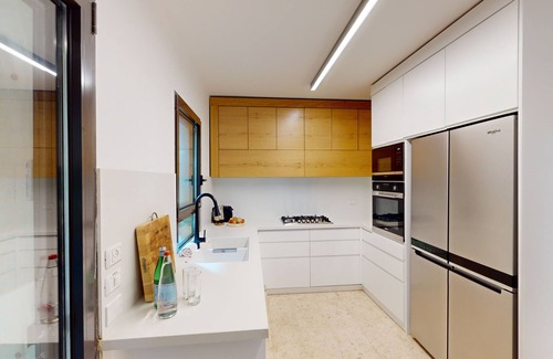 Mamilla Apartment | David Village-4 Bdrs with Garden & Gorgeous View!