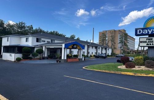 Runnemede Hotel | Days Inn by Wyndham Runnemede Philadelphia Area