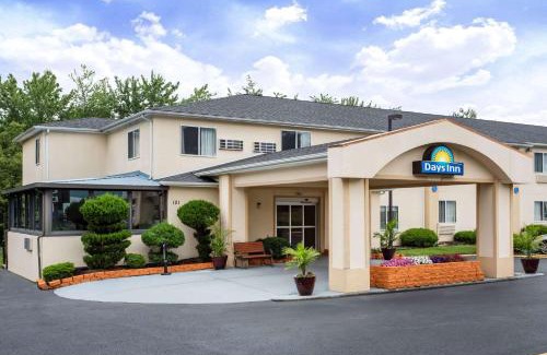 Runnemede Hotel | Days Inn by Wyndham Runnemede Philadelphia Area