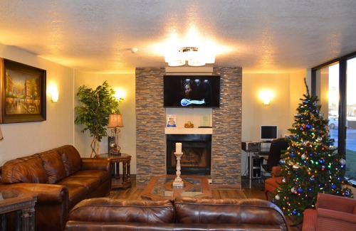 South Tulsa Hotel | Days Inn by Wyndham Southern Hills/ORU