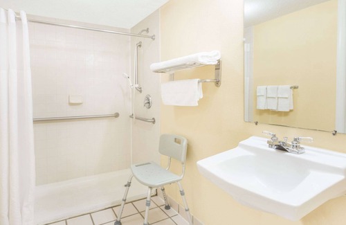 Staunton Hotel | Days Inn by Wyndham Staunton