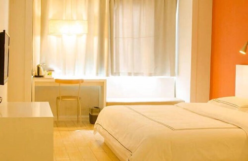 Yueyanglou District Hotel | Days Inn by Wyndham Yueyang Train Station