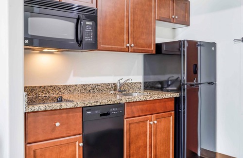 Sherwood Park Hotel | Days Inn & Suites by Wyndham Sherwood Park Edmonton
