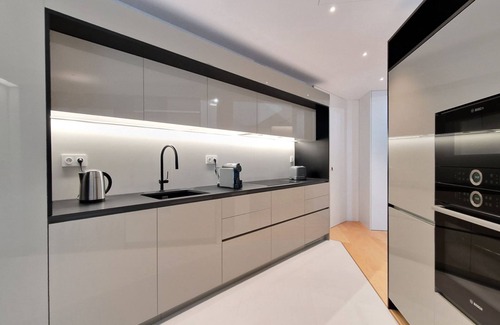 Se Apartment | Daysy Savoy by LovelyStay