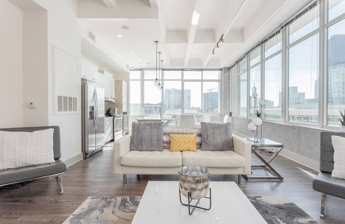 SoNo Condo | Dazzling Downtown City View Condo