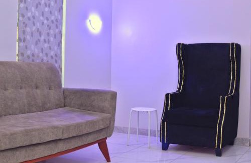 Oshodi-Isolo Apartment | DE PALACE CHAMBERS