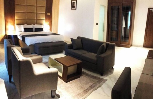 Port Harcourt Hotel | De Palms Hotel Port Harcourt