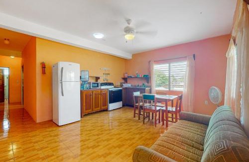 Caye Caulker Apartment | De Real Macaw