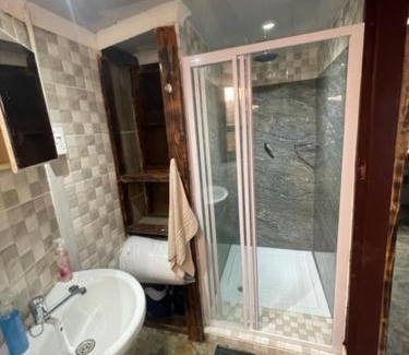 Hammanskraal Cabin | De Rust Campsite