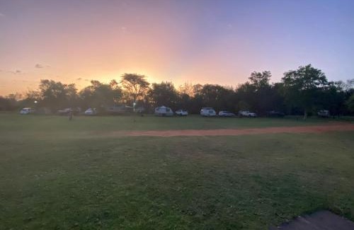 Hammanskraal Cabin | De Rust Campsite