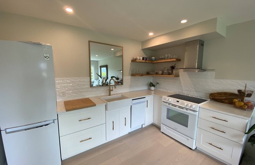 Dollarton House | Deep Cove Sanctuary by the Sea!