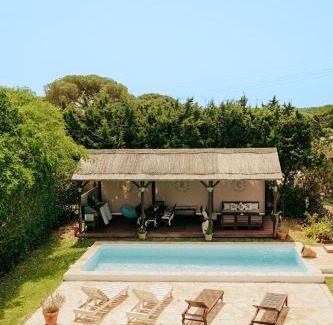 Puerto Real Villa | Dehesa de las Yeguas casa en finca privada con piscina y playa