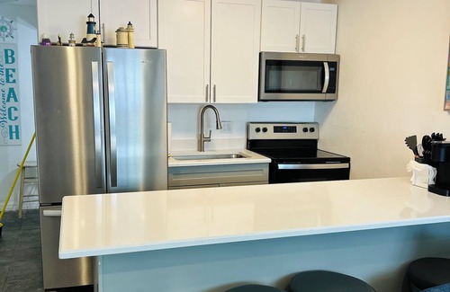 Fort Myers Beach Cottage | DEJA BLUE 1000 FT from Beach Great for Families