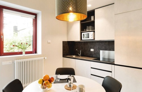 Saragozza-Porto Apartment | Delightful apartment in a strategic position: close to the Ospedale Maggiore, 15 minutes by car from the center and close to public transportation. In the immediateneighborhood you can find restaurants, bars, supermarket and pharmacy.The apartment is equ