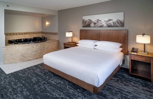 Barboursville Hotel | Delta Hotels by Marriott Huntington Mall