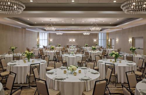 Willowbrook Hotel | Delta Hotels by Marriott Chicago Willowbrook