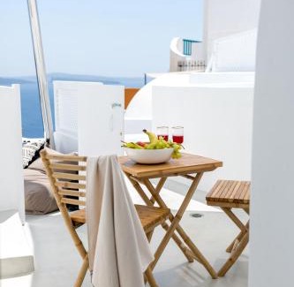 Oia Apartment | Delta Suites