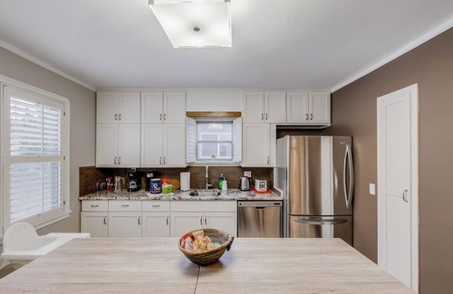 North Central Edmonton House | Delton - Character home in Central Location | BBQ