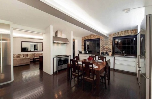 Belgravia Condo | Deluxe 2-Bedroom in Belgravia