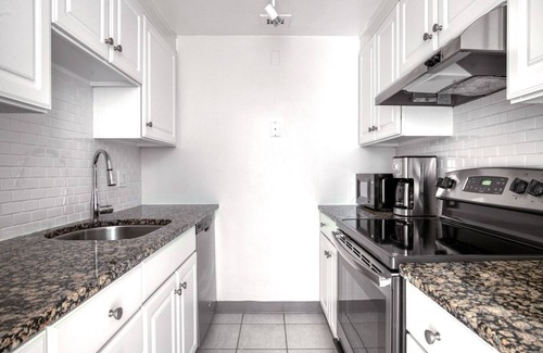 Prudential - St. Botolph Apartment | Deluxe Back Bay 1BR w/Gym, nr Copley T, by Blueground