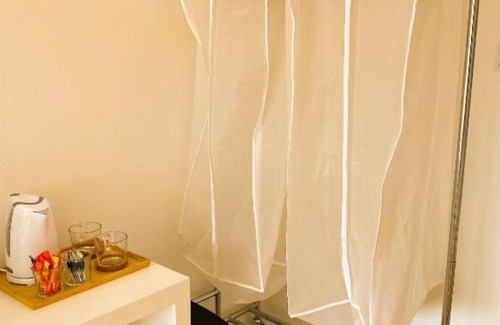 Alges Apartment | Deluxe Double Room with Balcony and sublime View of the Tagus