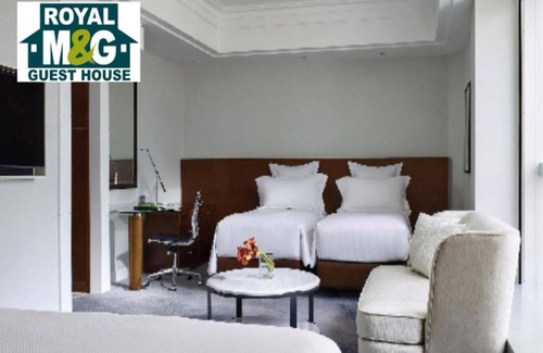 Maun House | Deluxe Double Room with Shower 1