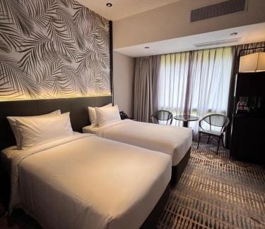 Hulu Langat Apartment | Deluxe King Room and Deluxe Twin Room at Monkeys Canopy Resort