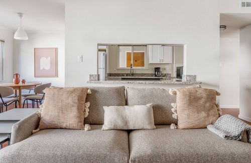 University South Apartment | Deluxe Palo Alto 1BR w/Garden & W/D, nr restaurants, by Blueground