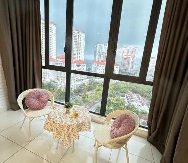 Seri Tanjung Pinang Apartment | Deluxe Seaview Suite Tripe Bed with bath tub 13A