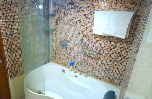 Uttara Bed & Breakfast | Deluxe Single Bed Apartment