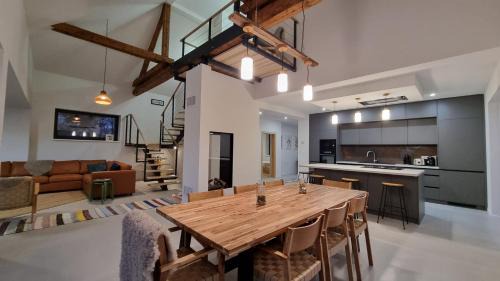 Demanova House | Demanova 157