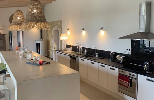 Barbezieux-Saint-Hilaire Villa | Demeure Charentaise D'exception Piscine Jacuzzi Balnéo Jardin Paysagé vue Vallée