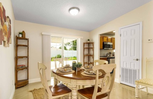 Sandalwood House | ~Den Delight Sleeps 9 UNF, Mayo Clinic, & Beach~