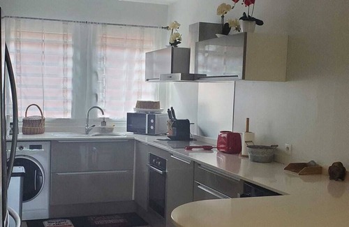 Baie-Mahault Apartment | Description en anglais