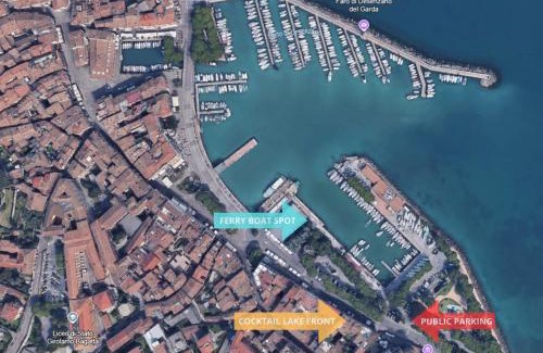 Desenzano del Garda City Centre Apartment | DesenzanoLoft Official Partner Homes & Villas by Marriott Bonvoy - Cocktail Lake Front Family apartment