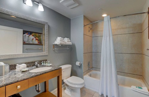 Las Vegas Resort | Desert Blue 1 Bedroom! 1 Mile From the Strip!
