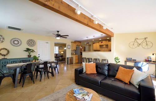 Papago Parkway House | Desert Dream Home Near Old Town, Dogs Welcome!