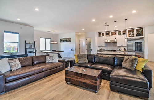 Anthem House | Desert Views, Fire Pit: Serene Phoenix Getaway