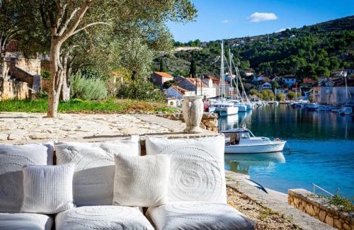 Bobovisca Villa | Design&Art Seafront Villa