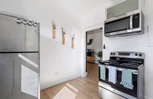 Buena Vista Cottage | Design District 2BR Home, Near Miami Beach