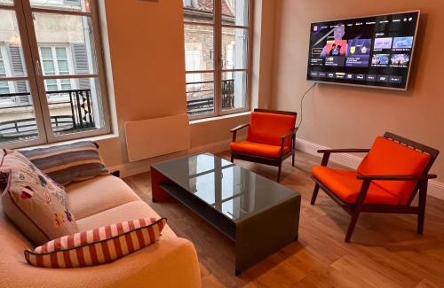 Avallon Apartment | Design et Charme en Centre Ville - 2 Chambres Doubles - Parking Public Gratuit