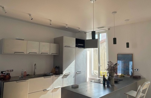 Saint-Lambert House | Design triplex with sea view, terrace, 2 bedrooms, near Notre-Dame de la Garde