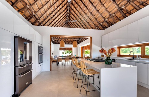 Bocachica Villa | Designer House with Private Beachfront in Baru