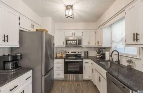 Pleasant Valley House | Designer's Retreat; Fur Friendly