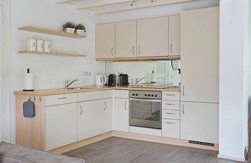 Ouddorp House | Detached and completely single-floor holiday bungalow on the award-winning holiday park Klepperstee near the beach and the North Sea.