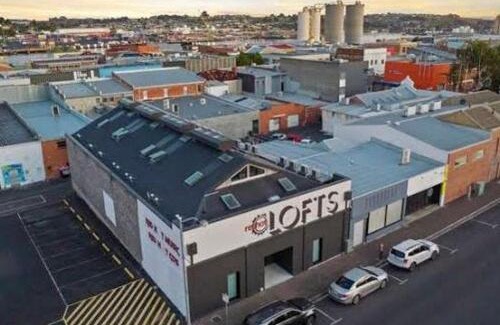 Devonport Apartment | Devonport CBD Modern Loft