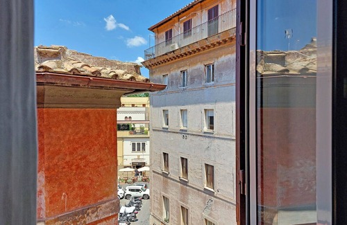 Rione V Ponte Apartment | Di Panico, Magical Navona Duplex With Terrace By Halldis