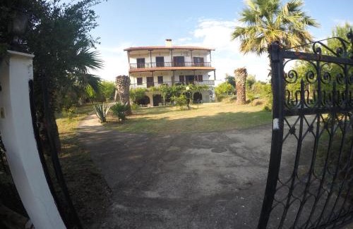 Nikita House | Dia's Home