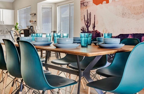 Chandler House | DIAMOND IN THE DESERT 💎 Chandler's Spacious Getaway 🌟